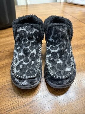 Hey Dudes Black & Gray Fuzzy Animal-Print Shoes